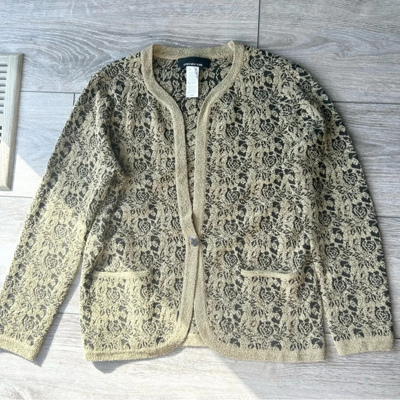 Jones New York Floral Pattern Cardigan Made in Hong Kong - Picture 4 of 12
